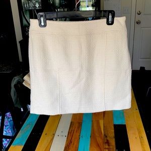 Banana Republic Cream Skirt in Size 4Petite